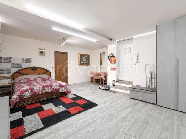 Loft in vendita a Cinisello Balsamo via Cesare Berna, 27, Balsamo
