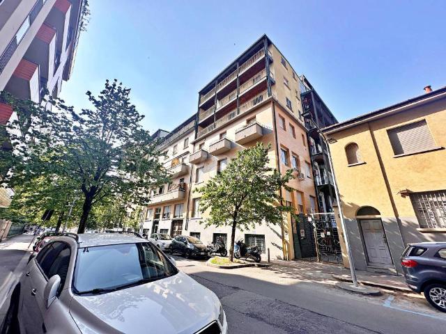 Bilocale in vendita a Milano via Giacomo Zanella, 5, Plebisciti Susa