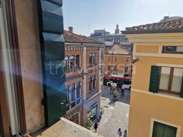 Loft in vendita a Padova via degli Zabarella, Santa Sofia Altinate