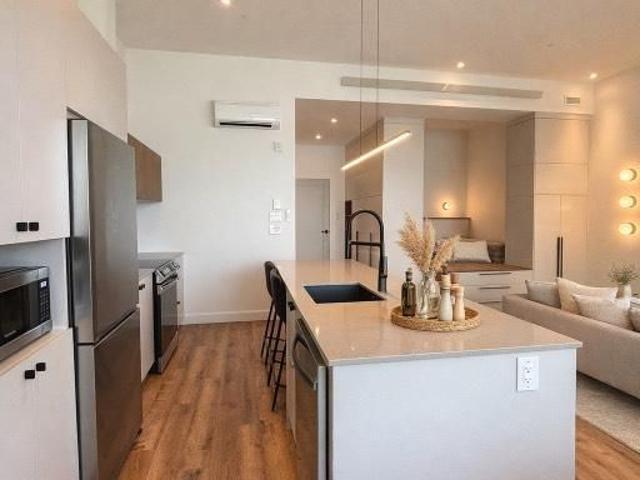 Loft style condo de luxe 3 1/2