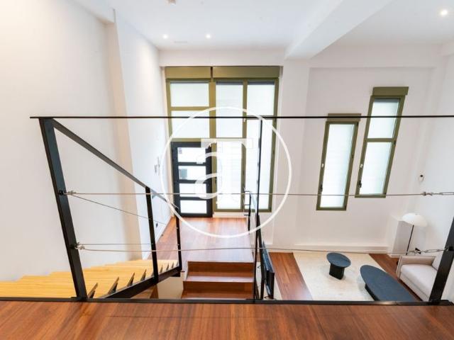 Loft style duplex for temporary rent with 2 bedrooms and 2 bathrooms in Ventas