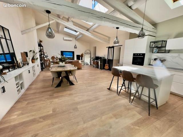 Loft 100m2 centre ville Nîmes