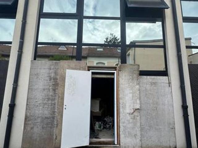 Loft 1 pièce 110 m²