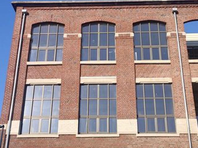 Loft 1 pièce 180 m²