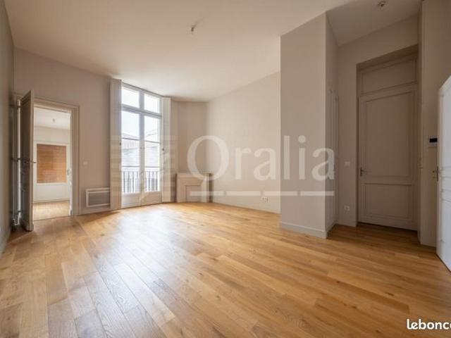 Loft 1 pièce 40 m²