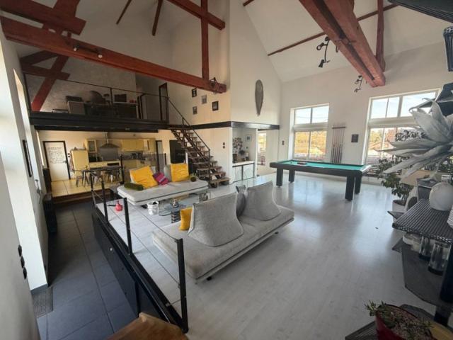 LOFT 276,5 M2 LE CREUSOT