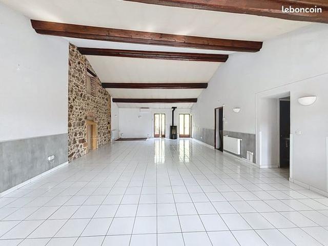 Loft 2 pièces 109 m²