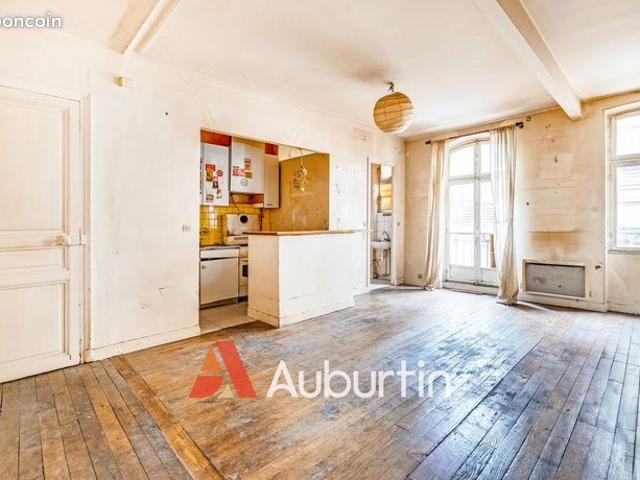 Loft 2 pièces 48 m²