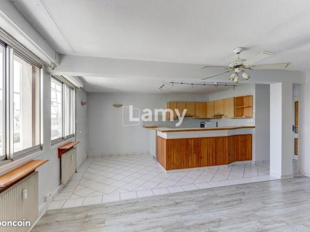Loft 2 pièces 59 m²