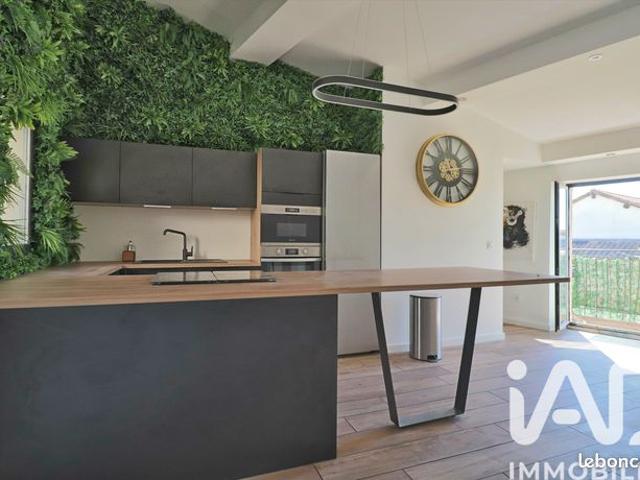 Loft 2 pièces 51 m²