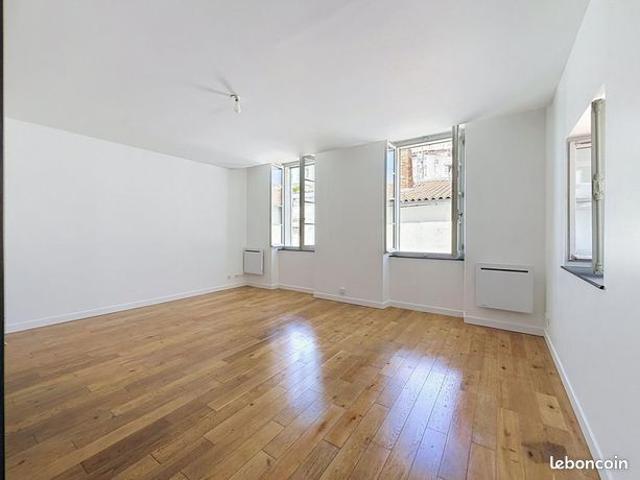 Loft 2 pièces 64 m²