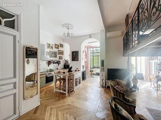 Loft 2 pièces 67 m²