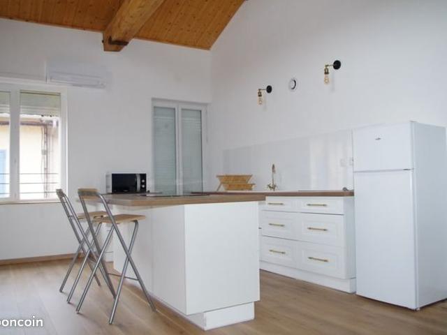 Loft 2 pièces 75 m²