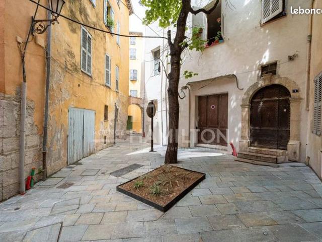 Loft 2 pièces 76 m²