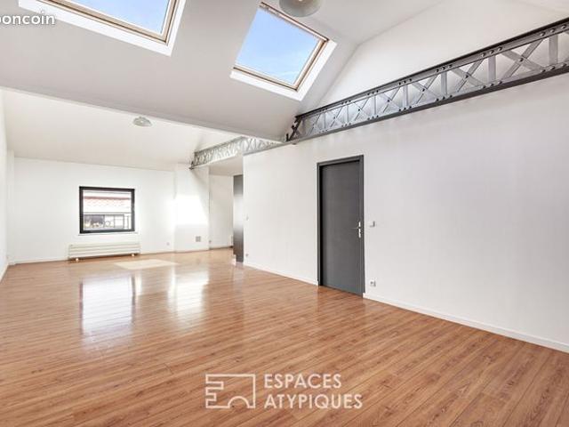 Loft 2 pièces 76 m²