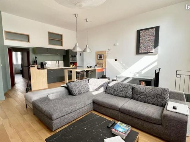 Loft 2 pièces 79 m²
