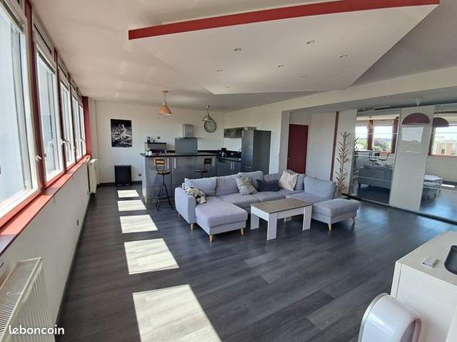 Loft 2 pièces 70 m²