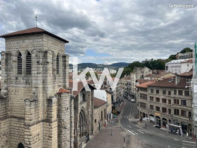 Loft 2 pièces 83 m²