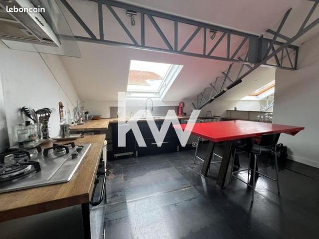 Loft 2 pièces 83 m²