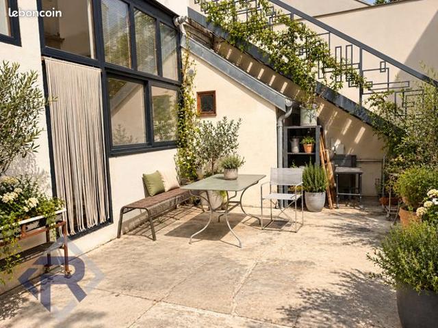 Loft 2 pièces 96 m²