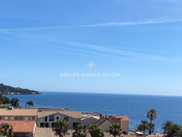 LOFT 3 PIÈCES DE 80M² AVEC VUE MER DANS LE CENTRE VILLE DE SAINTE MAXIME