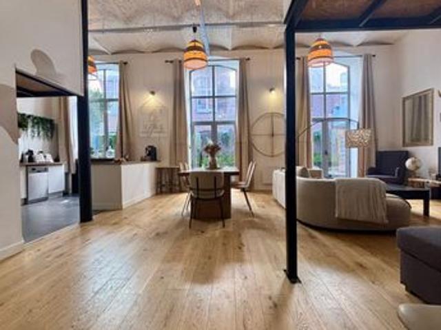 Loft 3 pièces 155 m²