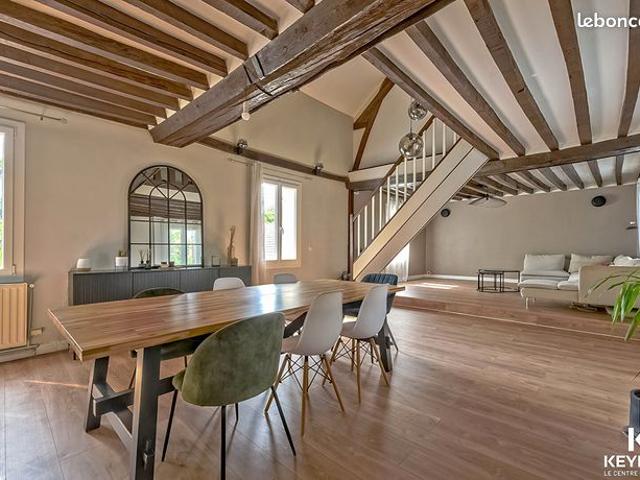 Loft 3 pièces 104 m²
