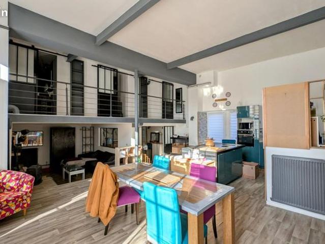 Loft 3 pièces 109 m²