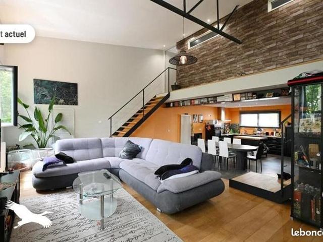 Loft 3 pièces 112 m²
