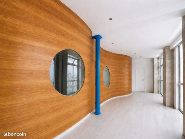 Loft 3 pièces 131 m²