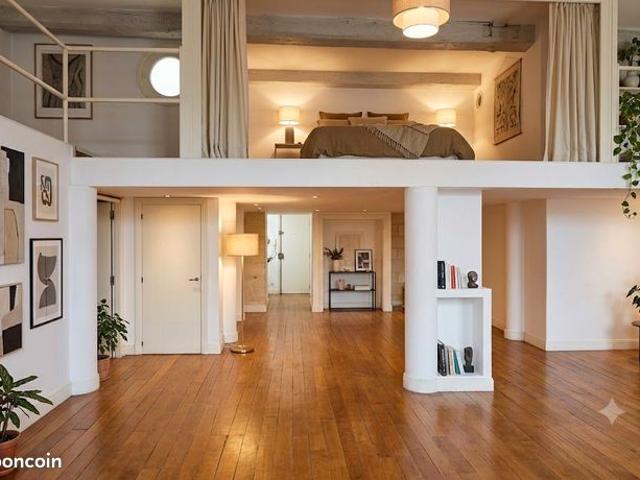 Loft 3 pièces 139 m²