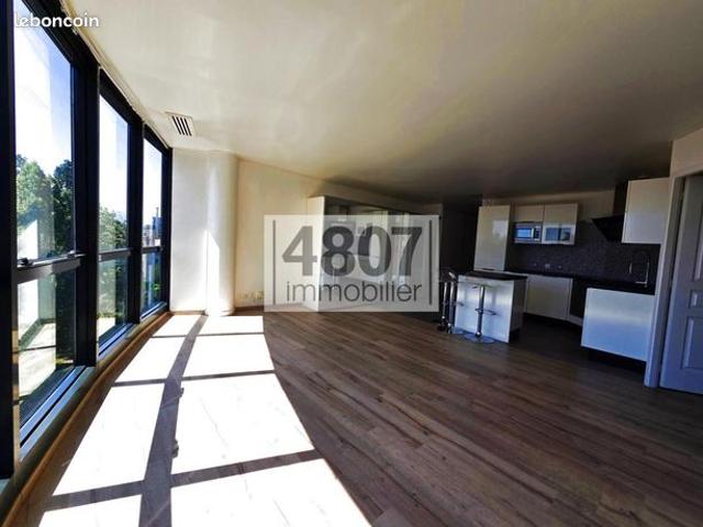 Loft 3 pièces 66 m²