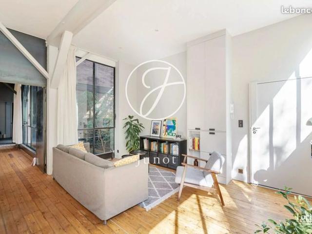 Loft 3 pièces 80 m²