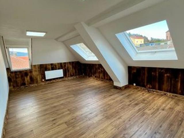 Loft 3 pièces 80 m²