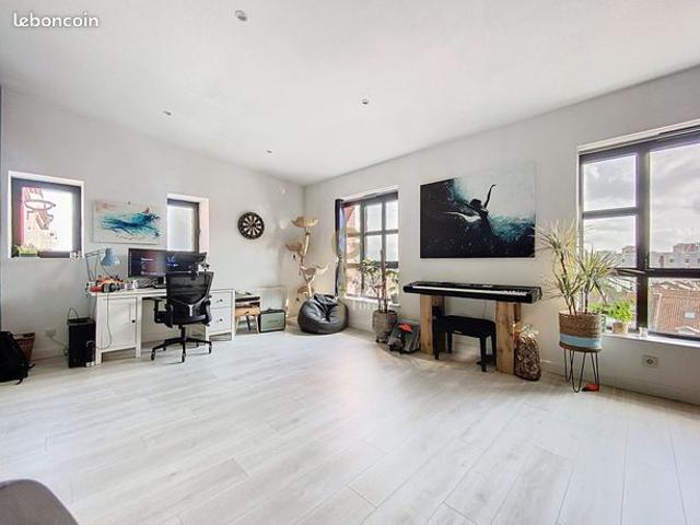 Loft 3 pièces 82 m²