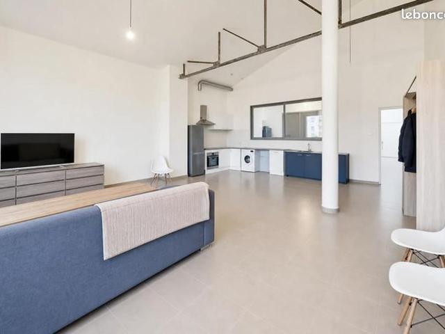 Loft 3 pièces 95 m²