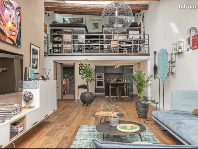 Loft 3 pièces 90 m²