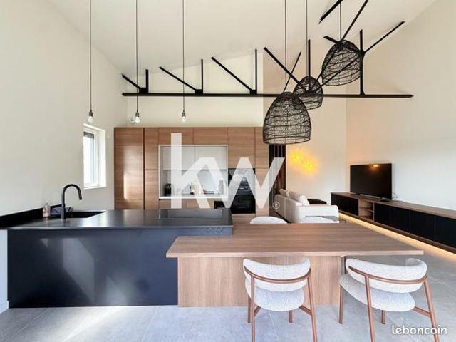 Loft 3 pièces 90 m²