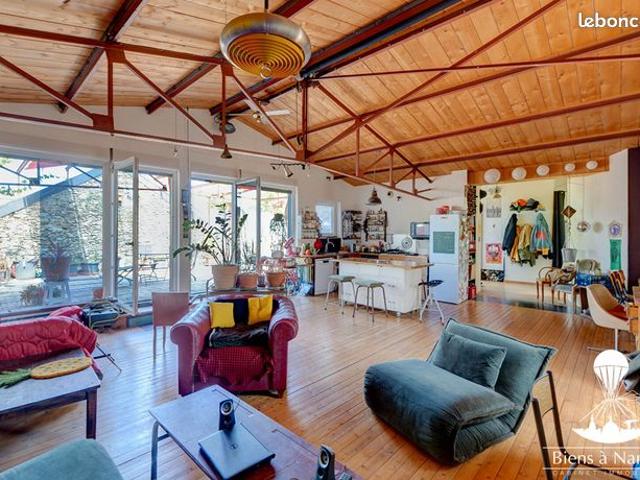 Loft 3 pièces 92 m²