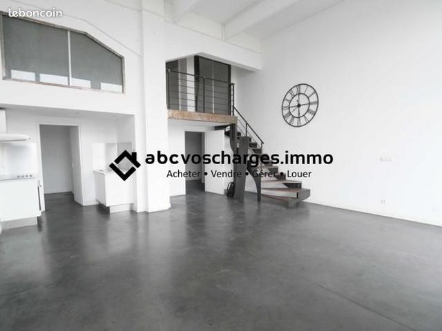 Loft 3 pièces 93 m²