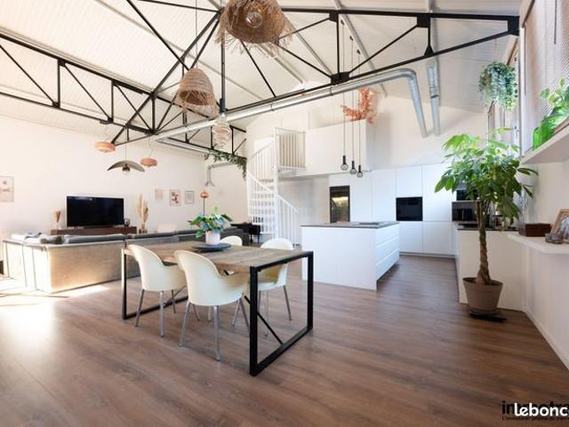 Loft 4 pièces 150 m²