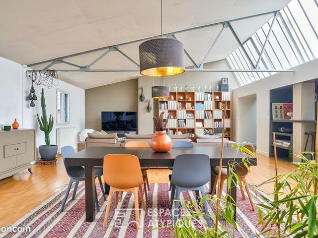 Loft 4 pièces 160 m²