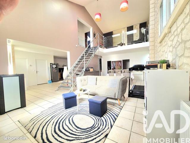 Loft 4 pièces 170 m²