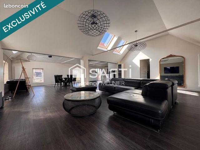 Loft 4 pièces 181 m²