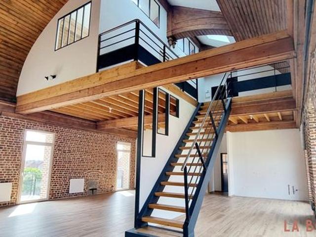 Loft 4 pièces 185 m²