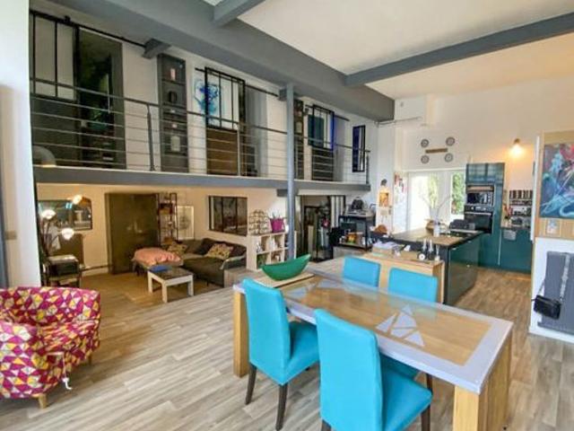 Loft 4 pièces 109 m²