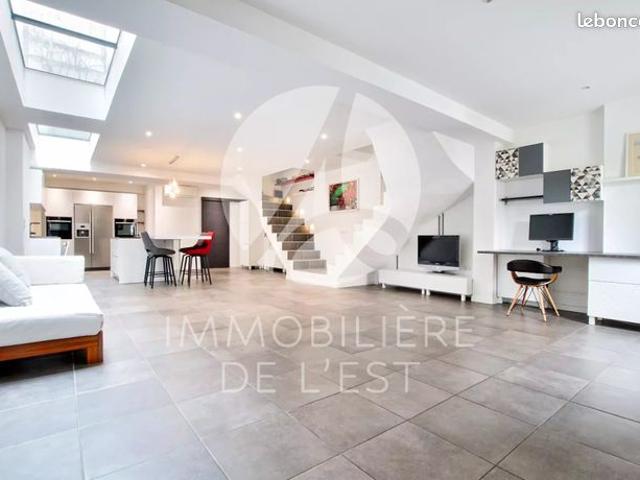 Loft 4 pièces 117 m²