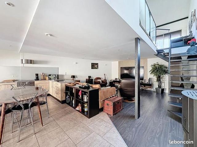 Loft 4 pièces 121 m²