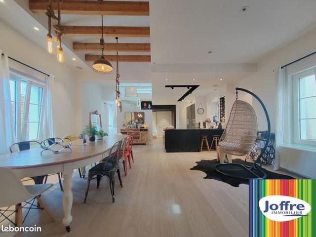 Loft 4 pièces 122 m²