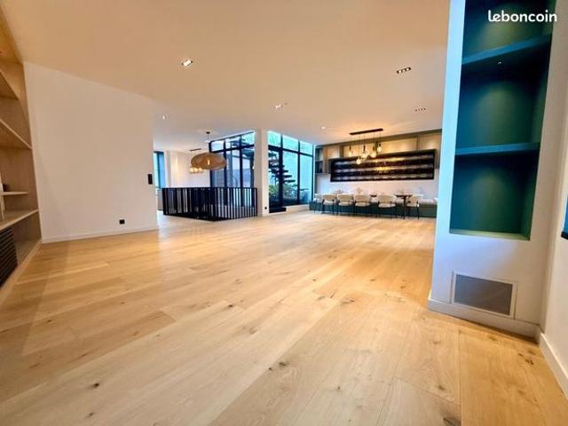 Loft 4 pièces 200 m²